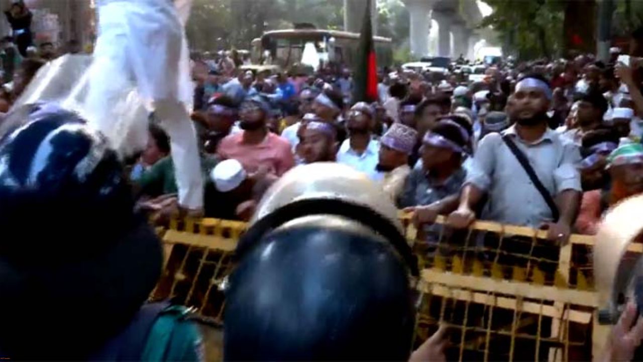 Police halt teachers’ march to Secretariat