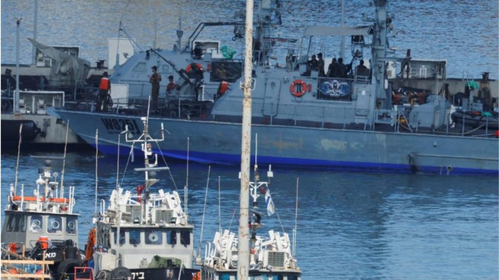 Fuel oil crisis persists/Lighter ships halted midway, Fishing vessel owners seek priority supply Lighter ships