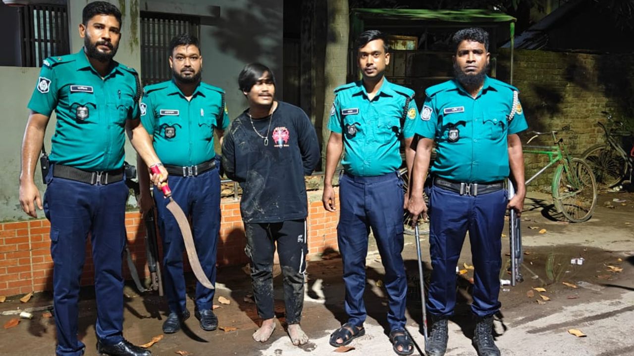 Notorious mugger ‘Paitara Shahin’ arrested in Rayerbazar