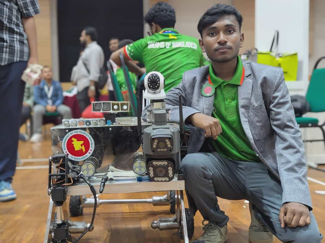 Chuadanga’s Jihad wins gold at prestigious robotics competition