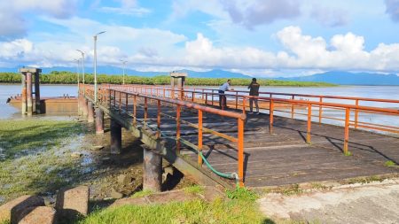 Teknaf land port closed for 7 months