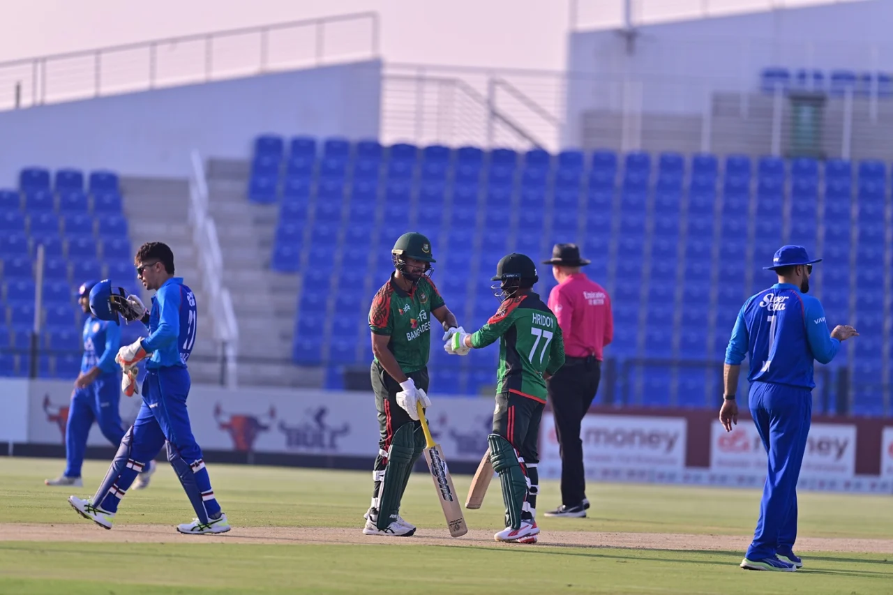 Bangladesh limp to modest 221 against Afghanistan