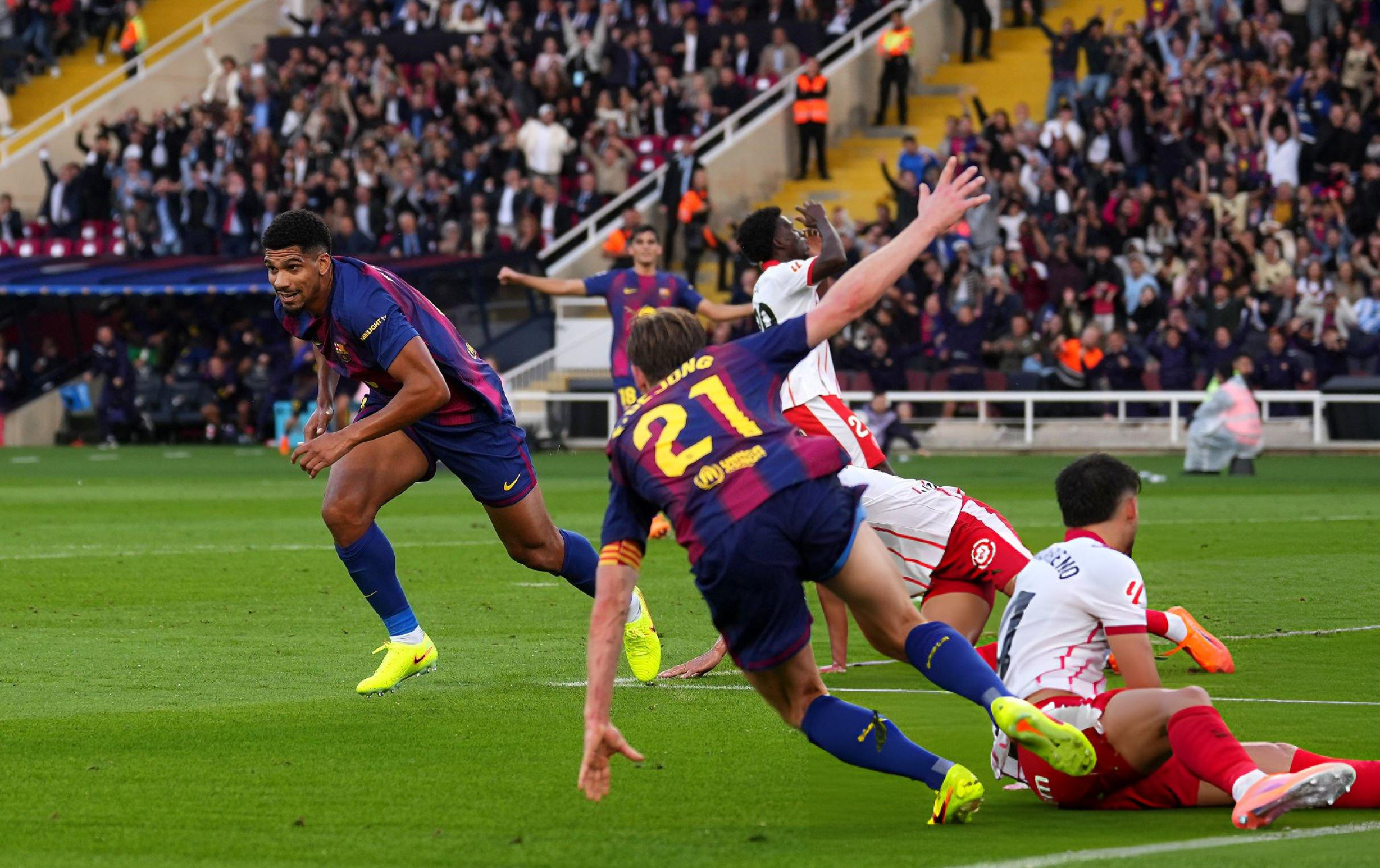 Araujo’s stoppage-time strike secures Barcelona 2-1 win over Girona