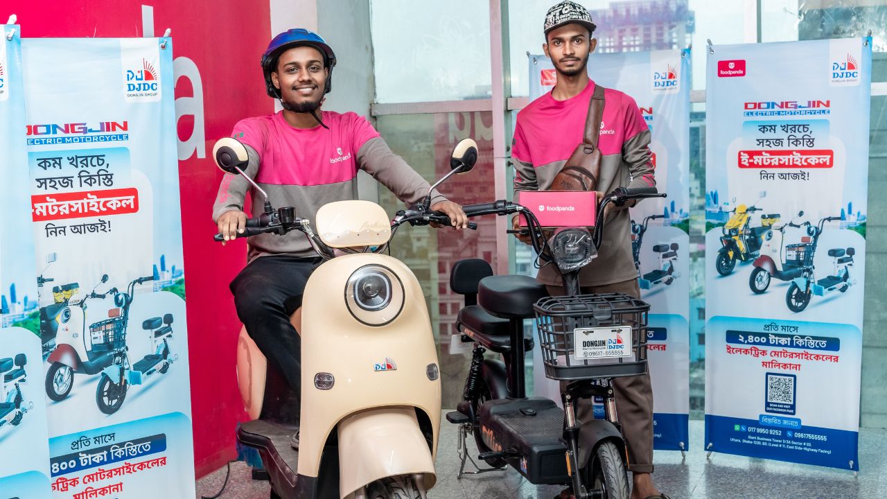 Foodpanda introduces EMI to delivery partners for e-bikes