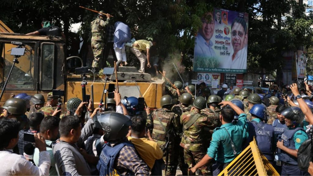 Dhanmondi 32 clash