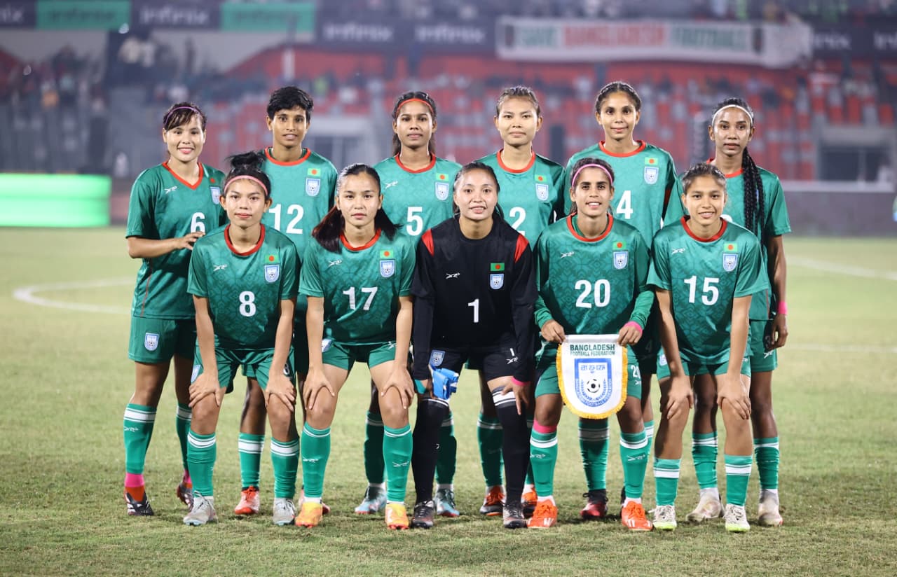 Sports adviser calls for 100% pay rise for female footballers