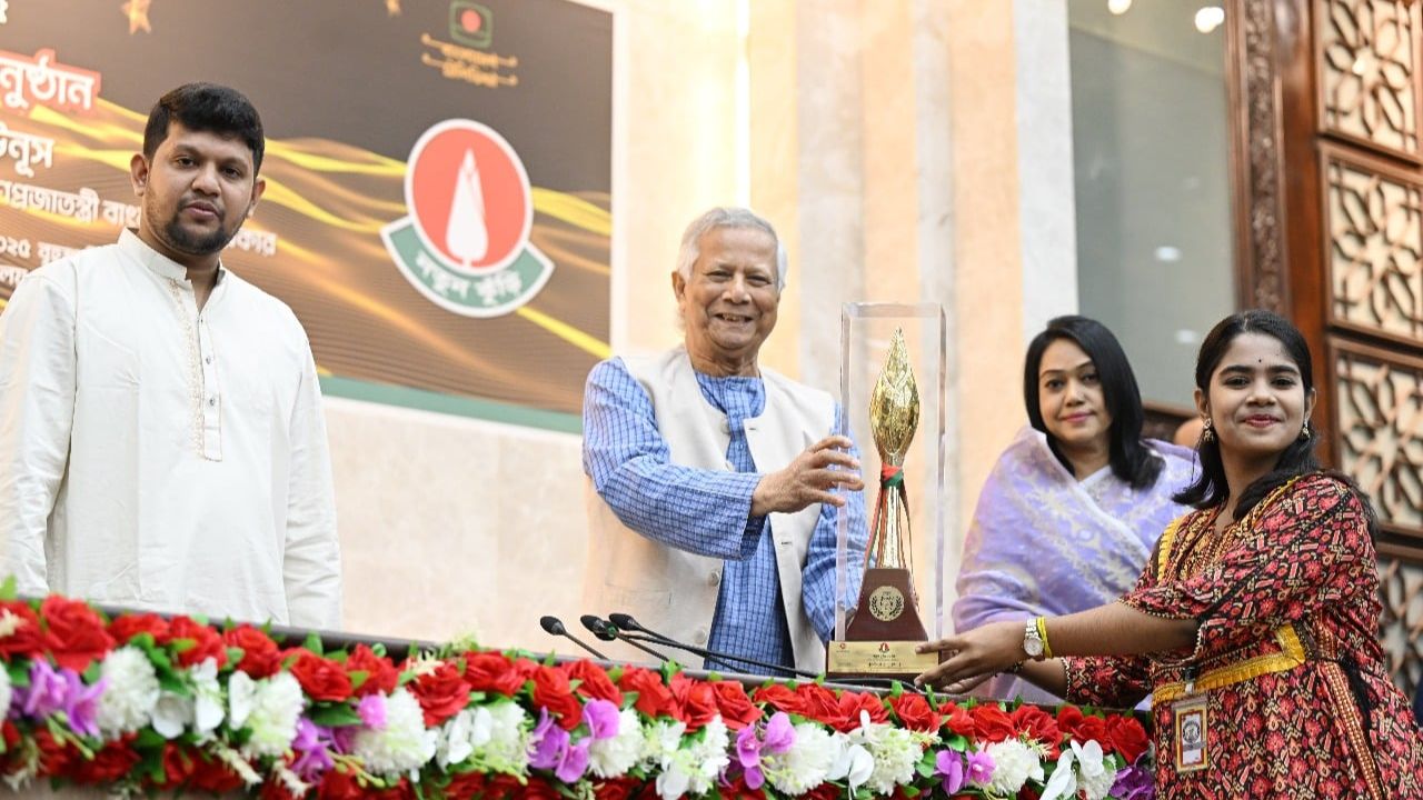 CA distributes awards among ‘Notun Kuri 2025’ winners