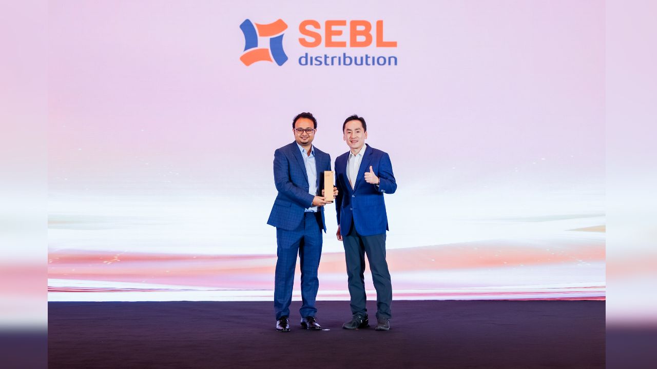 DX founder receives Xiaomi’s award