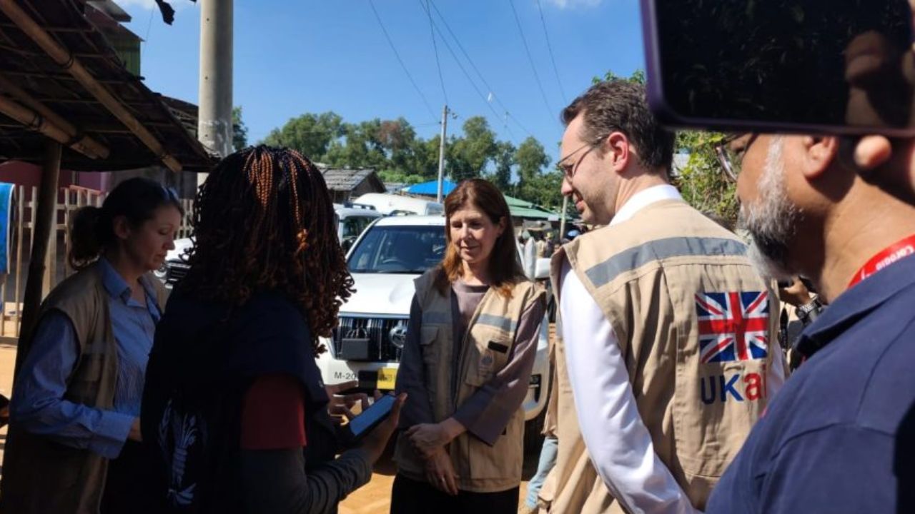 British Minister Jenny Chapman visits Rohingya camp