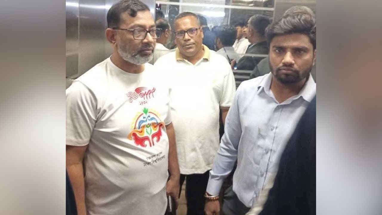 DU deputy registrar arrested over ‘Joy Bangla’ post