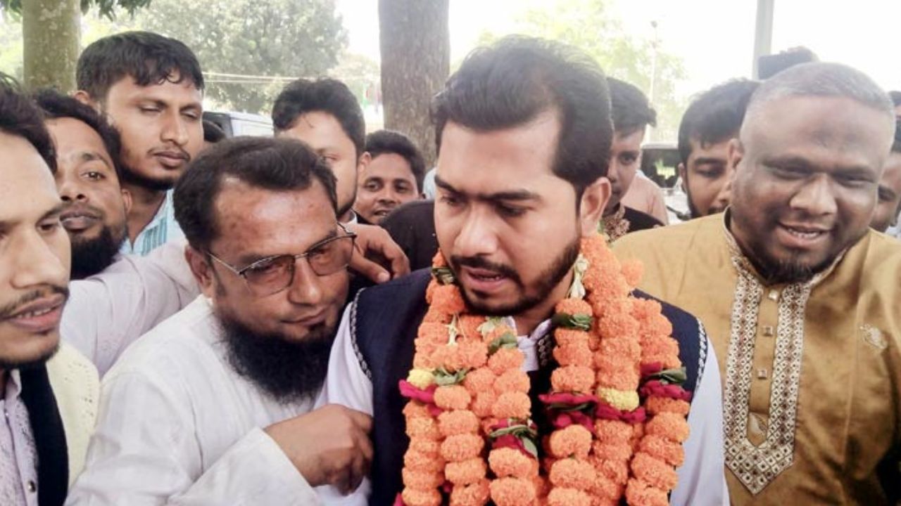 Awami League, JaPa to be banned through judicial process: Nur