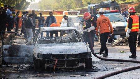 Suicide bomber kills 12 outside court in Pakistan capital Pakistan