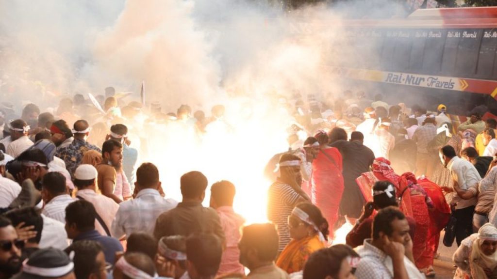 Primary school teacher injured by ‘sound grenade’ dies Pen down protest