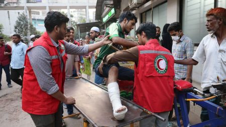 Earthquake jolts country/10 killed, hundreds injured Earthquake