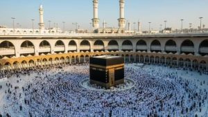 Saudi Arabia begins issuing Umrah visas for new season Umrah visas