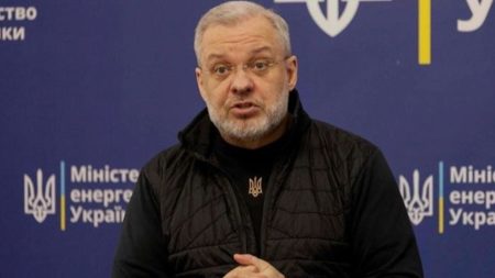 Ex-Zelenskyy associate accused of major corruption scheme Tymur
