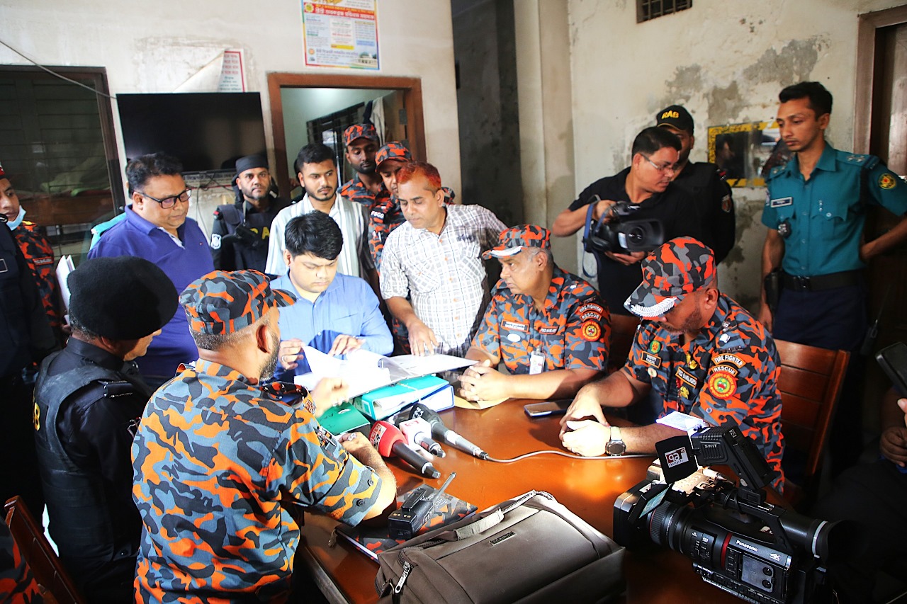 Fire Service conducts mobile court in Sutrapur