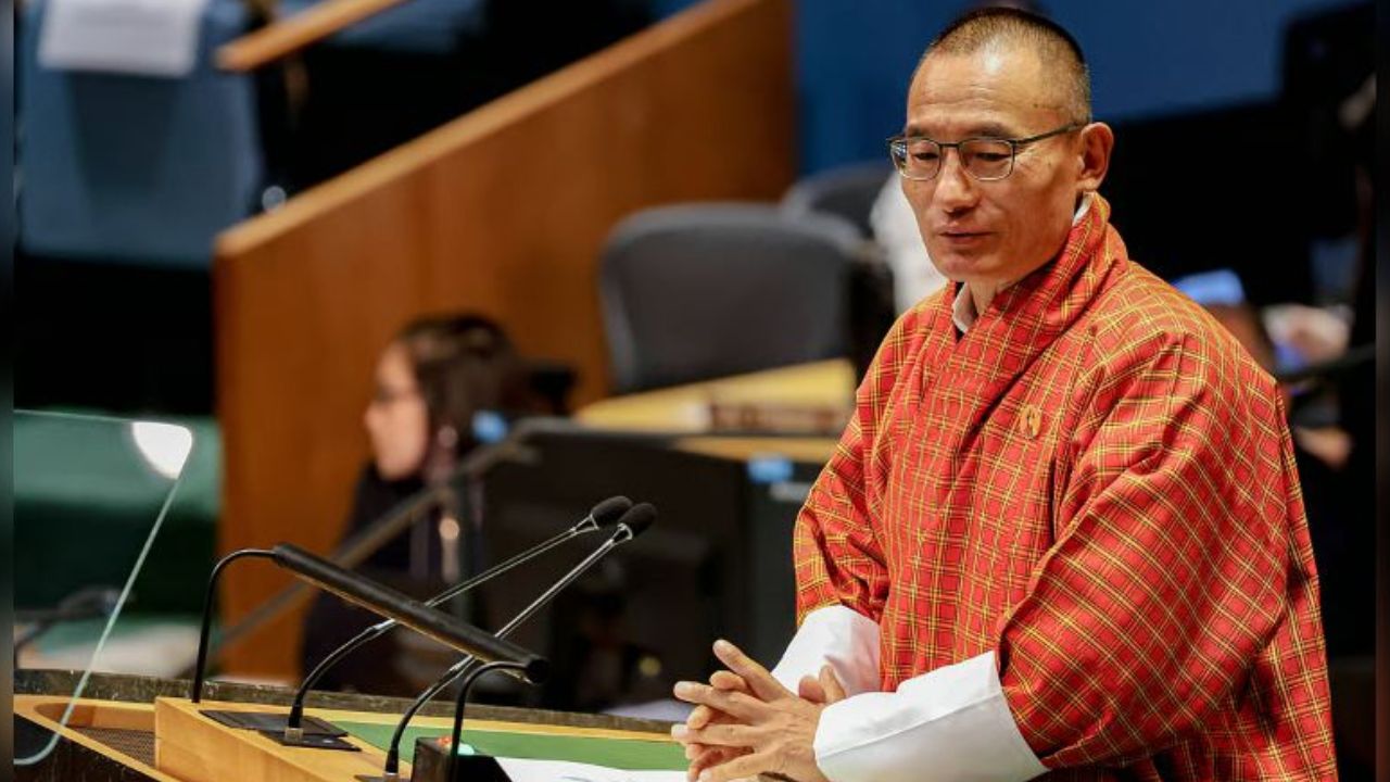 Dhaka to host Bhutanese PM on Saturday