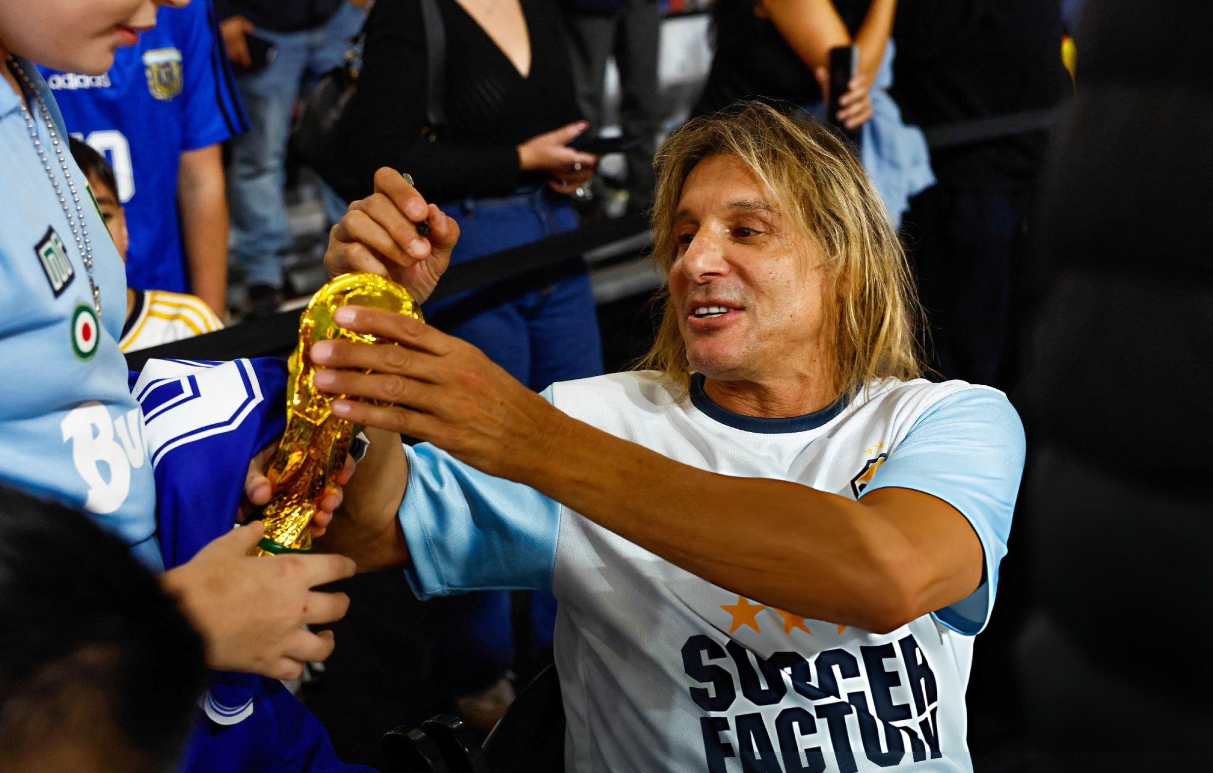 Argentine legend Caniggia to visit Dhaka for AFB Latin Bangla Super Cup