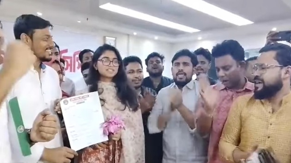 Tasnim collects NCP nomination form for Dhaka-9