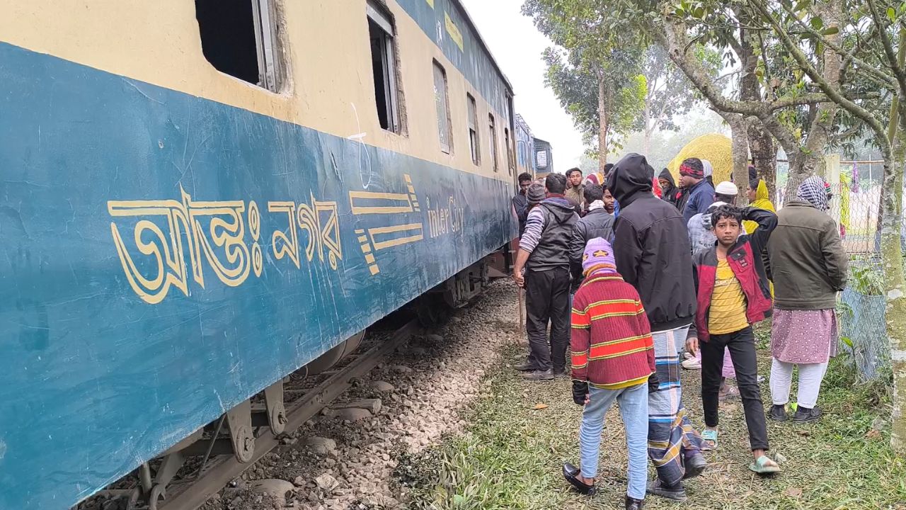 Train derails after rail track removed in Mymensingh