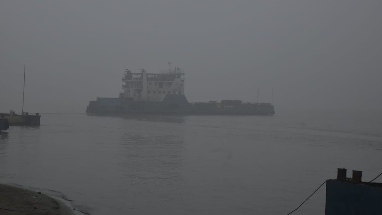 Ferry services resume on Paturia–Daulatdia route as fog clears