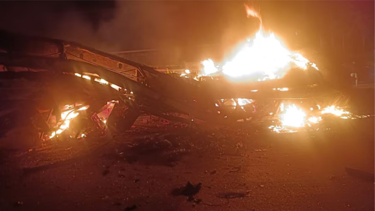 5 dead in Karnataka as bus catches fire