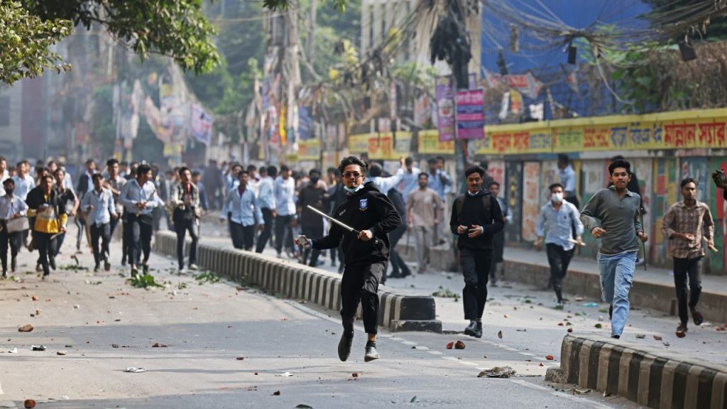‘Peace deal’ collapses in a month Dhaka College and Dhanmondi Ideal College