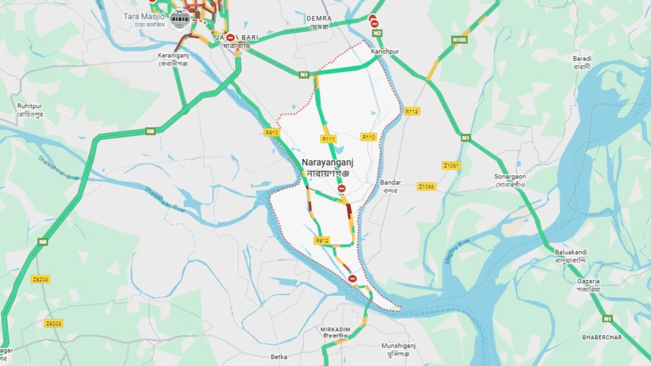 Five vehicles plunge into river from ferry in Narayanganj, 3 dead