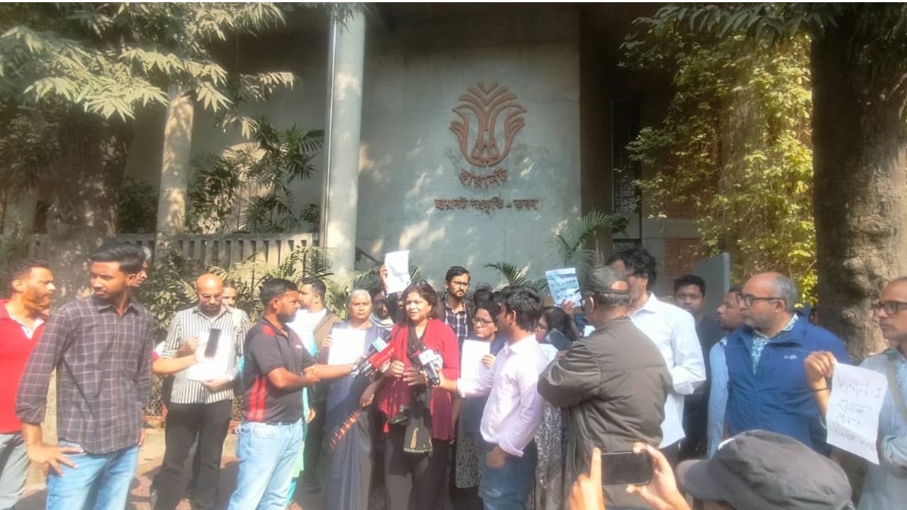 Civil society demands justice for Chhayanaut, media offices
