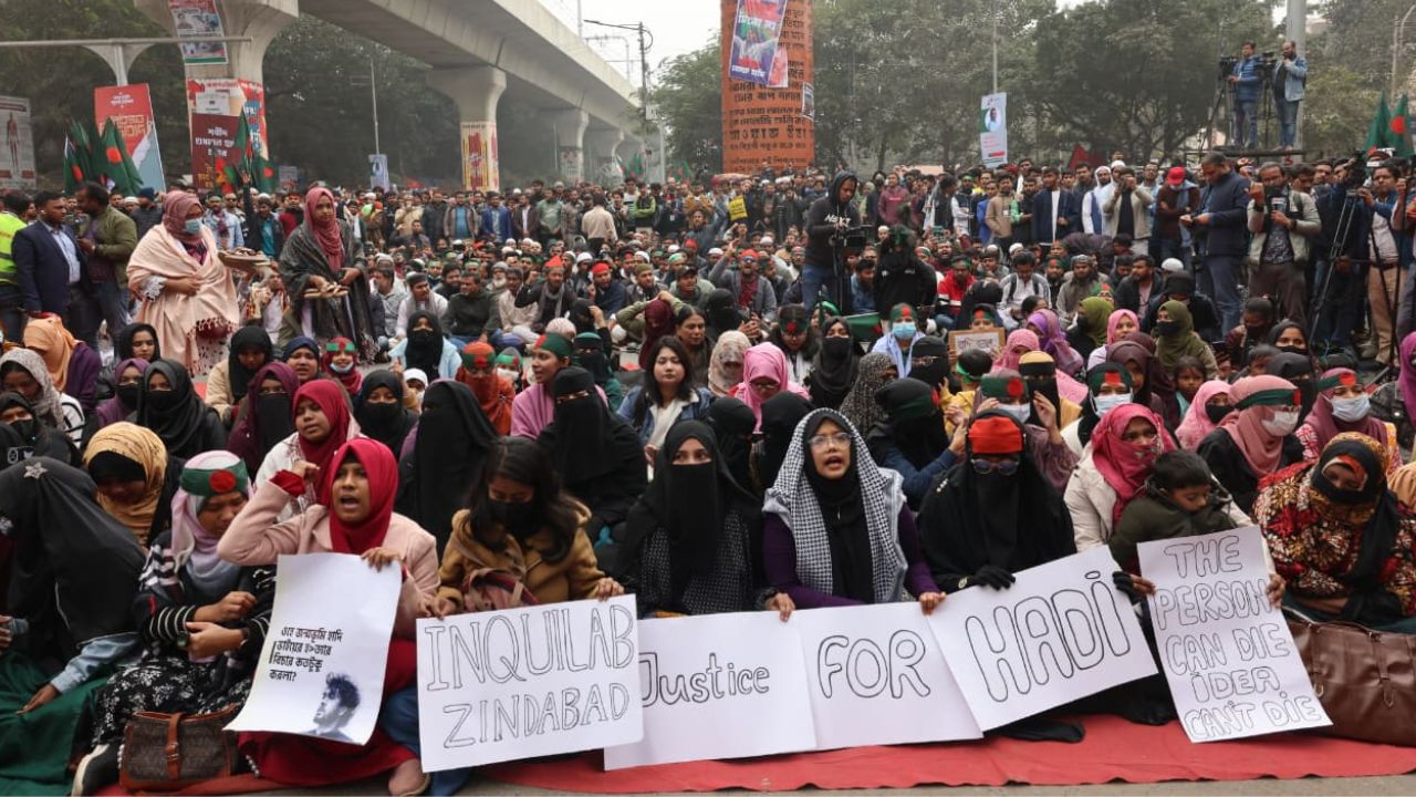Inqilab Moncho launches blockade in 8 divisional cities
