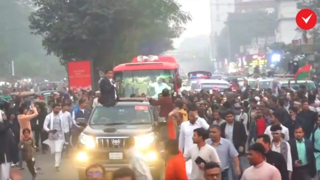 Tarique Rahman leaves Zia Udyan after paying tribute to father