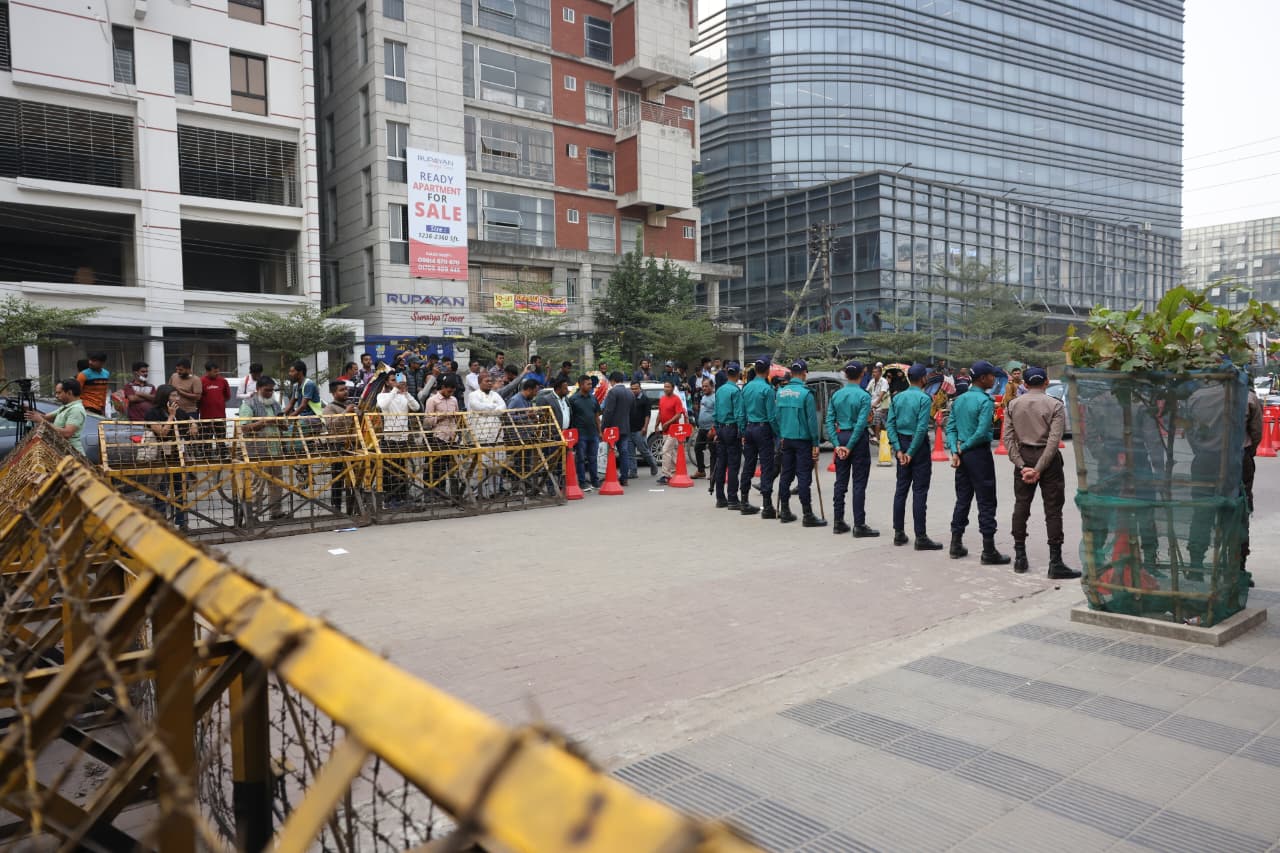 Khaleda Zia under SSF security at Evercare