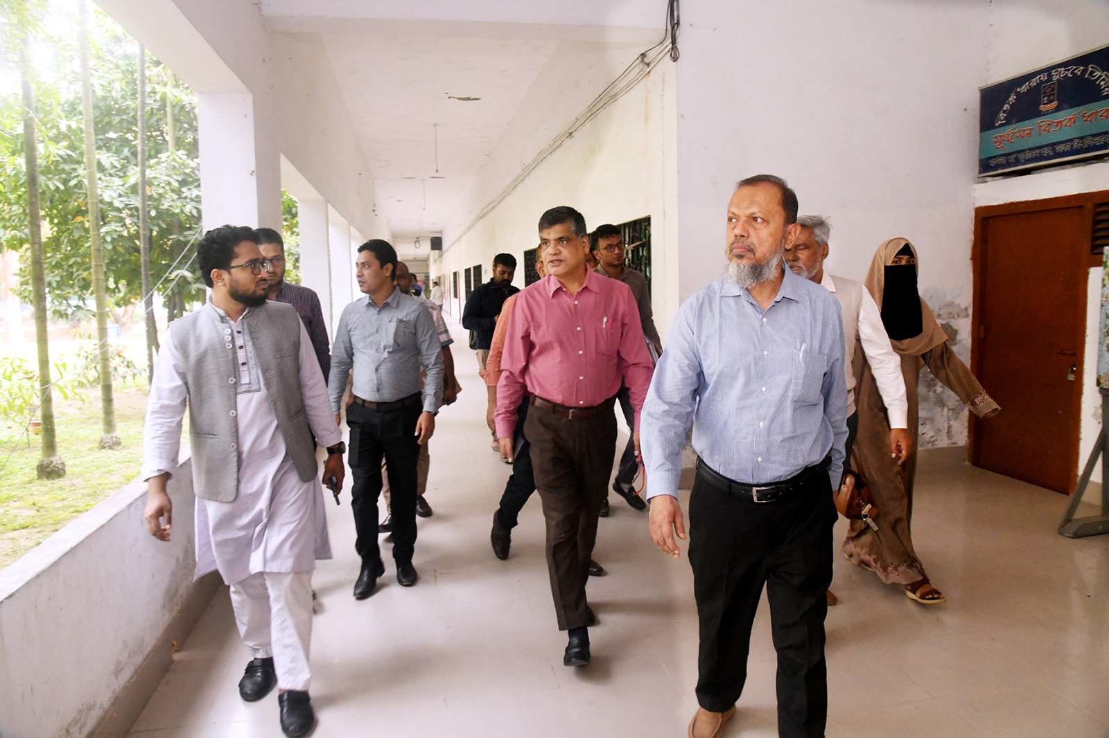 BUET experts inspect DU’s Surja Sen Hall