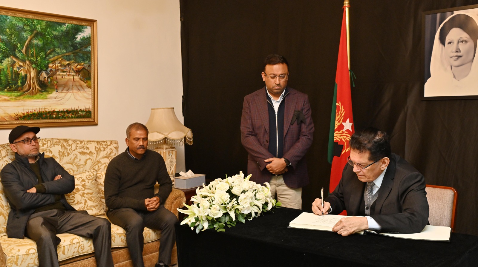 Three advisers sign Khaleda’s condolence book
