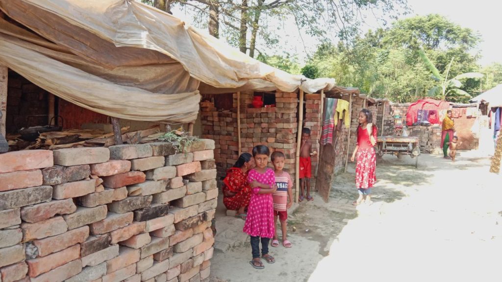 Life in Jhenaidah brick kilns/Thousands of children deprived of education Jhenaidah brick kiln children education