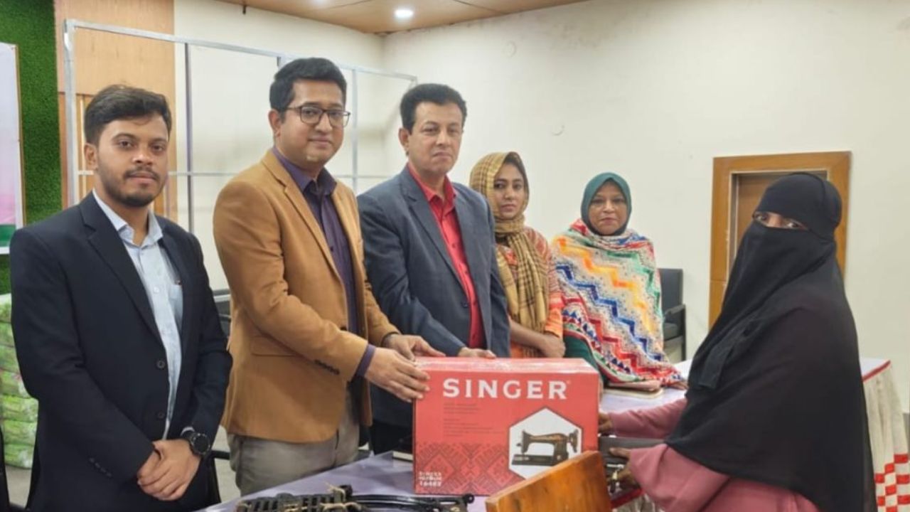 Underprivileged women receive sewing machines in B’baria
