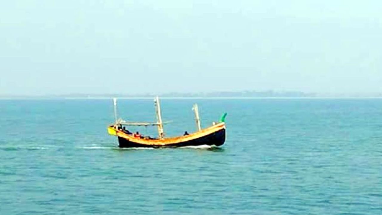 St Martin’s–bound trawler with 45 passengers stranded in Naf River
