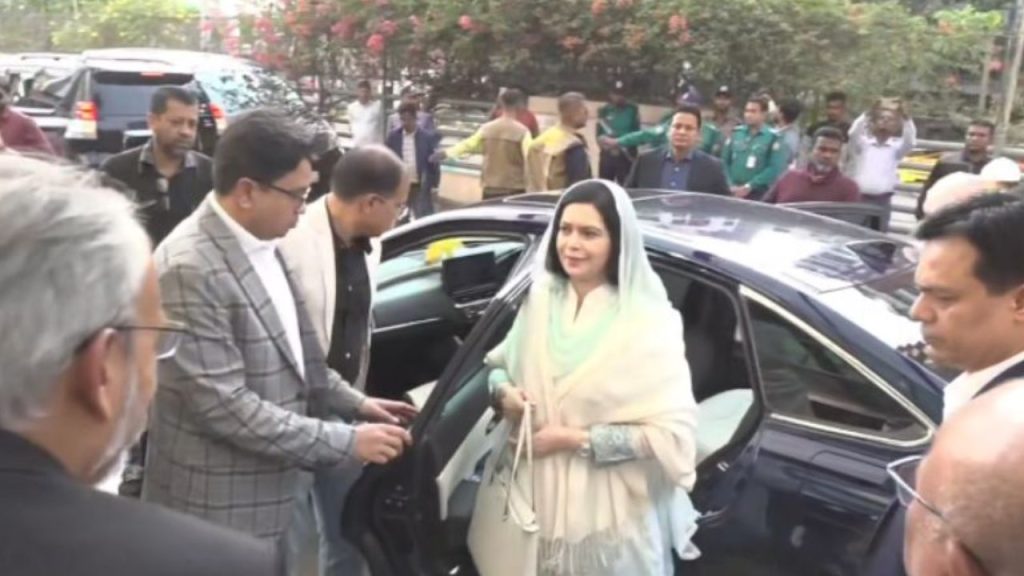 Zubaida Rahman stays by Khaleda’s side at Evercare Zubaida Rahman
