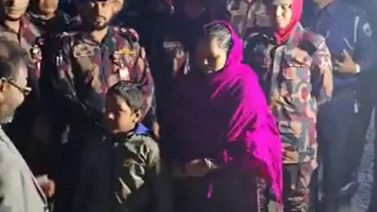 Pregnant Indian woman repatriated with her child