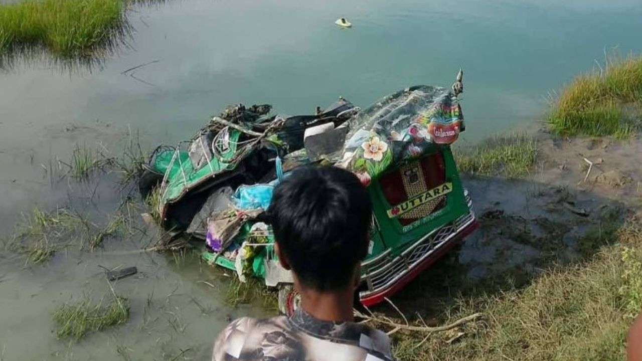 Two killed in truck–CNG collision in Teknaf