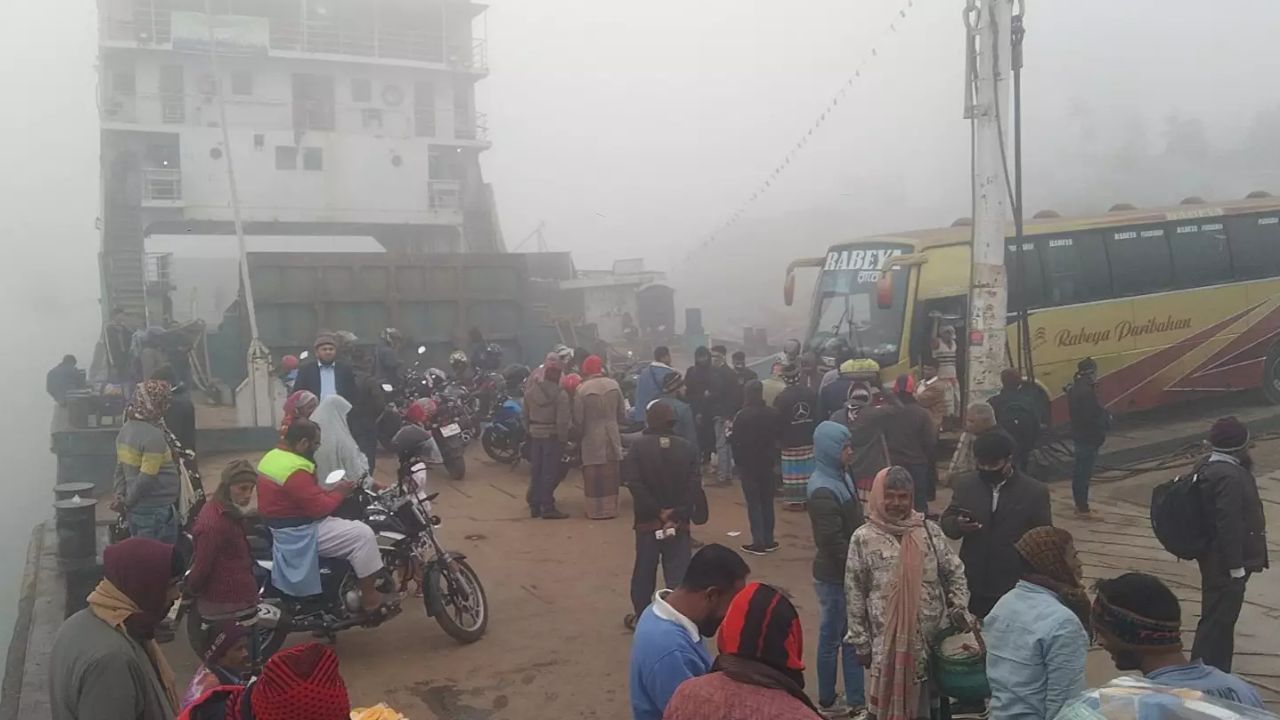Dense fog halts ferries on Paturia–Daulatdia, Aricha–Kazirhat routes