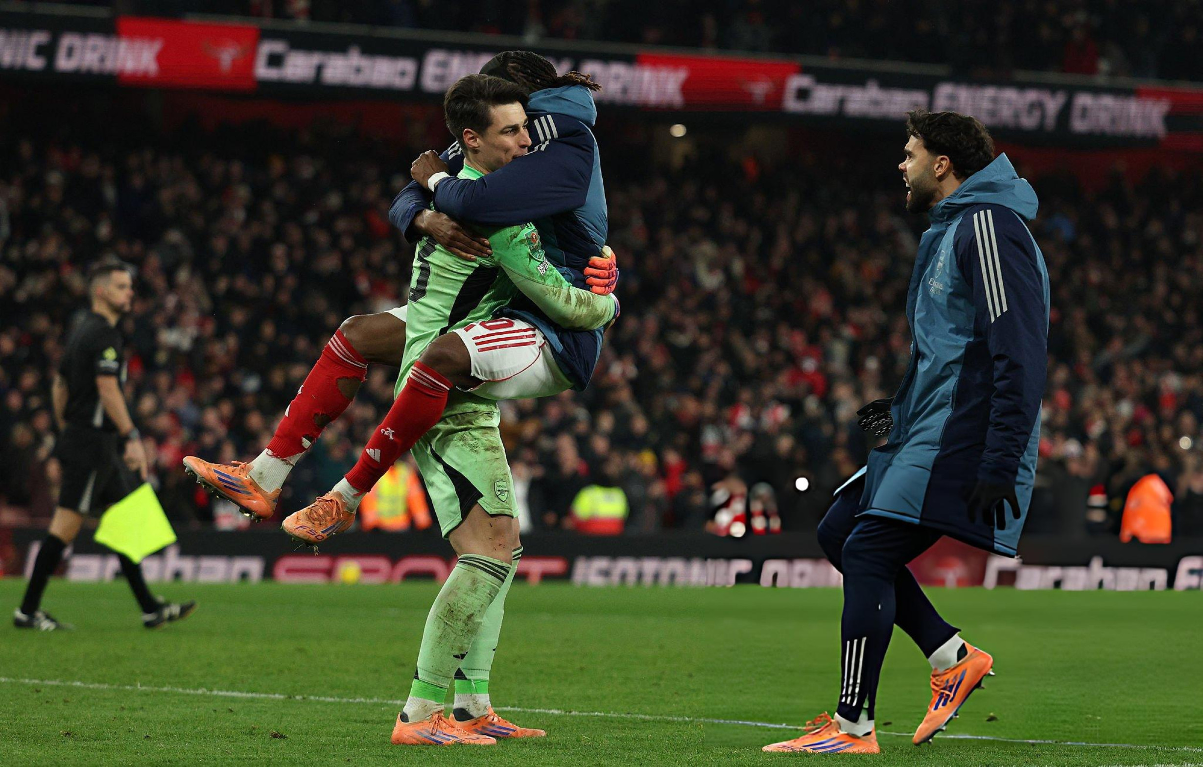 Kepa penalty heroics send Arsenal into League Cup last four