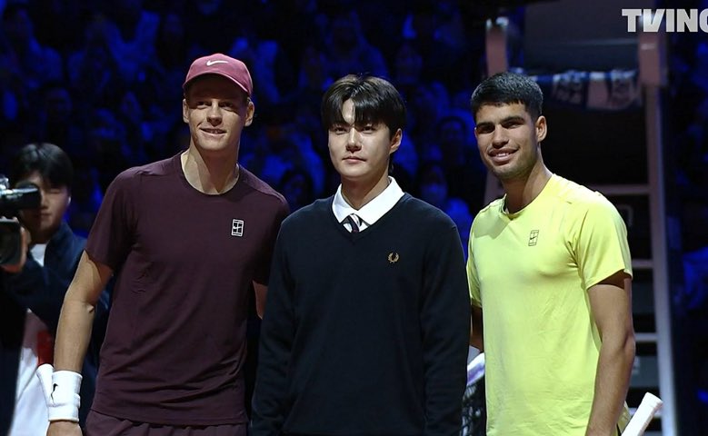 Alcaraz outshines Sinner as record crowd packs Korea exhibition