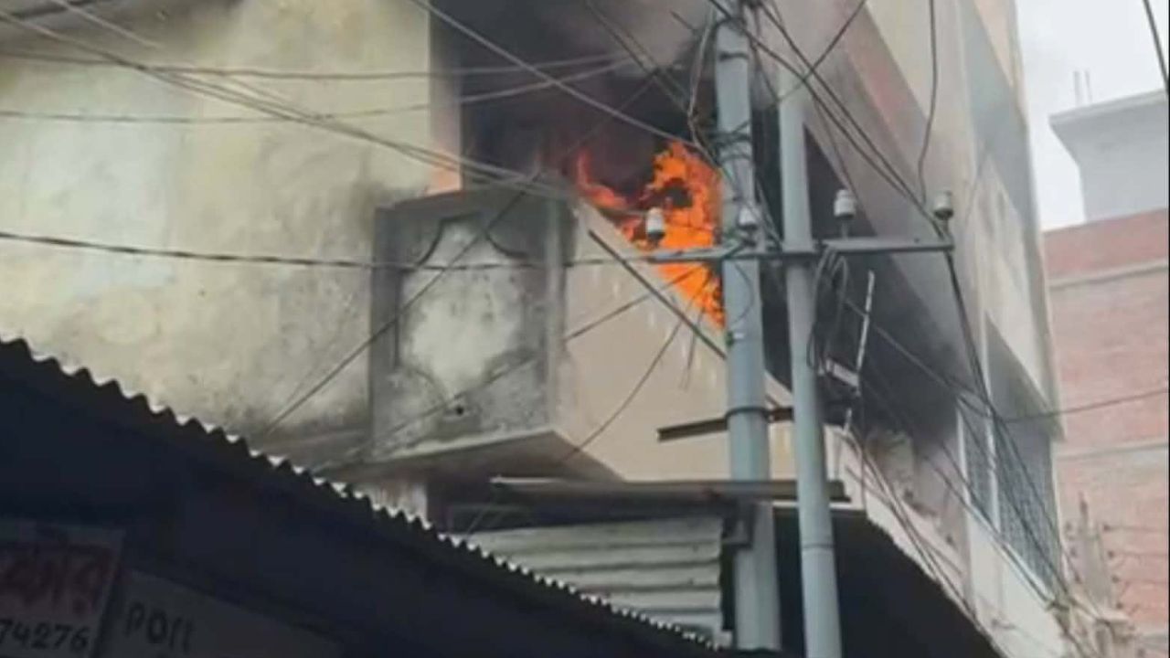 Fire breaks out at Kushtia cosmetics warehouse