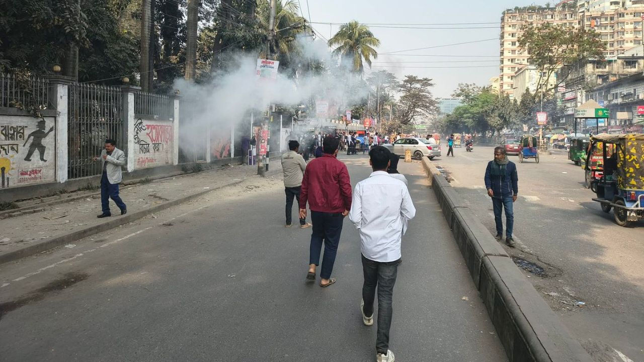 Dhaka, Ideal college students clash again