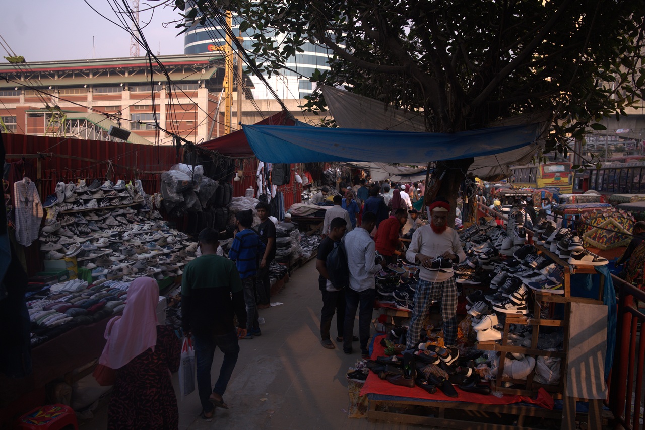 footpath of Mirpur 10