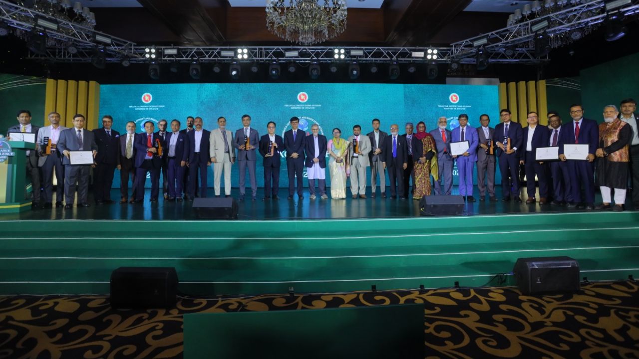 IDRA holds Insurance Excellence Award 2025