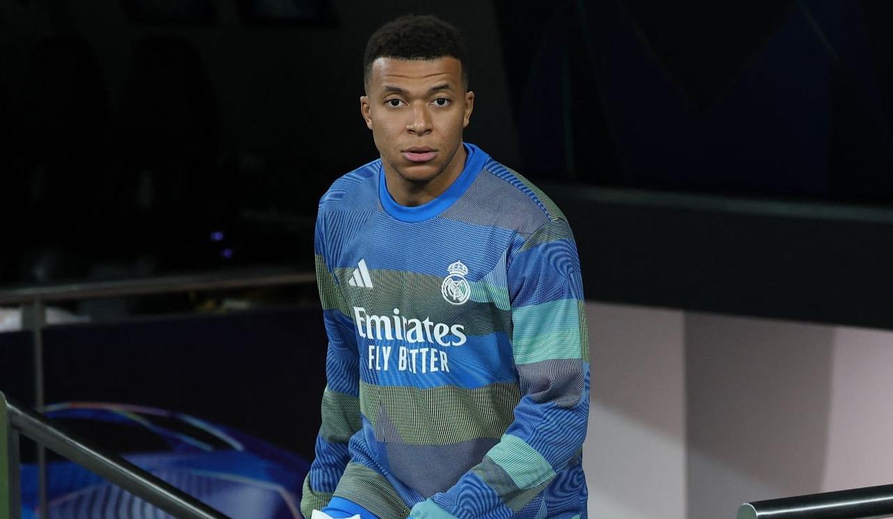 Mbappe set to miss at least three weeks with knee injury
