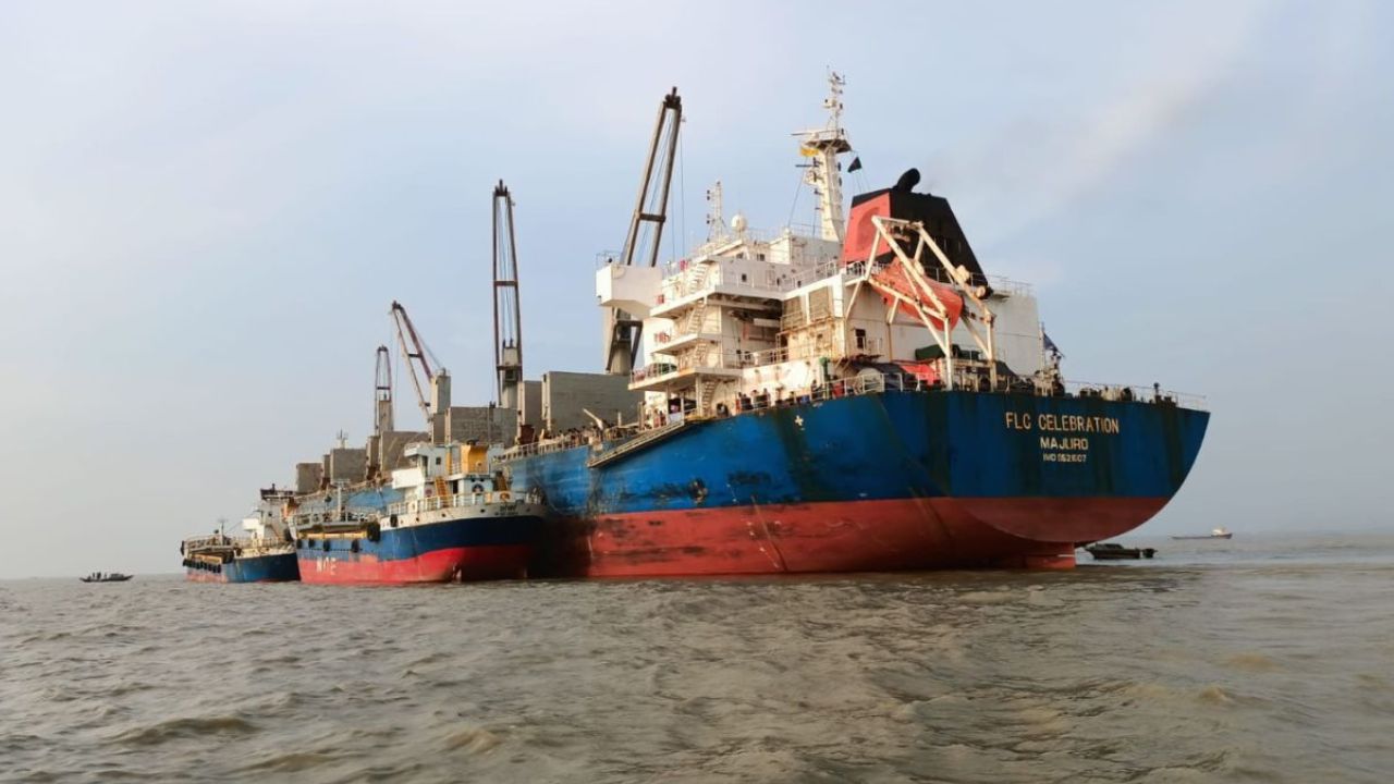 Shipping Corporation takes delivery of MV Banglar Nabojatra